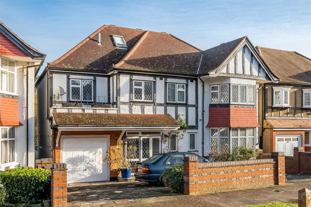 Barn Hill Wembley Park, 6 bedroom, House Detached